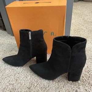 Unisa 3” heeled black booties